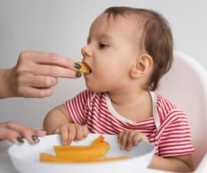Quer saber o que é introdução alimentar e como tornar esse processo mais tranquilo e divertido? Aqui, a gente te explica tudo de um jeito bem prático e com dicas que realmente funcionam!